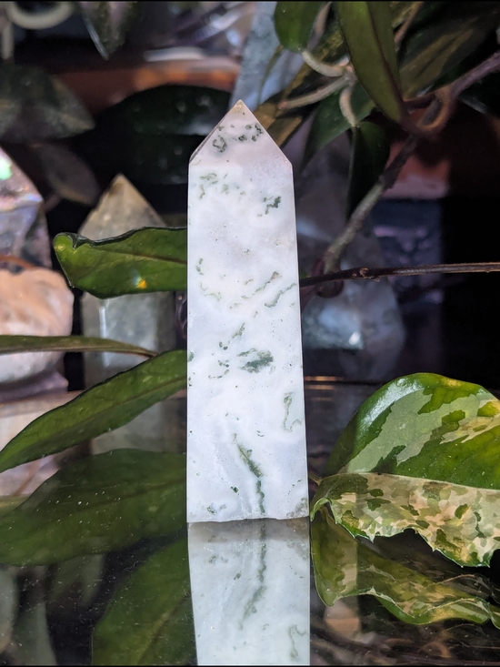 Other - White and Green Moss Agate Point Tower - Veined Lightning With UV Light